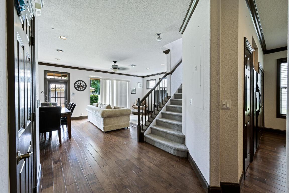 GABLES AT NORTHLAKE 1 - Residential