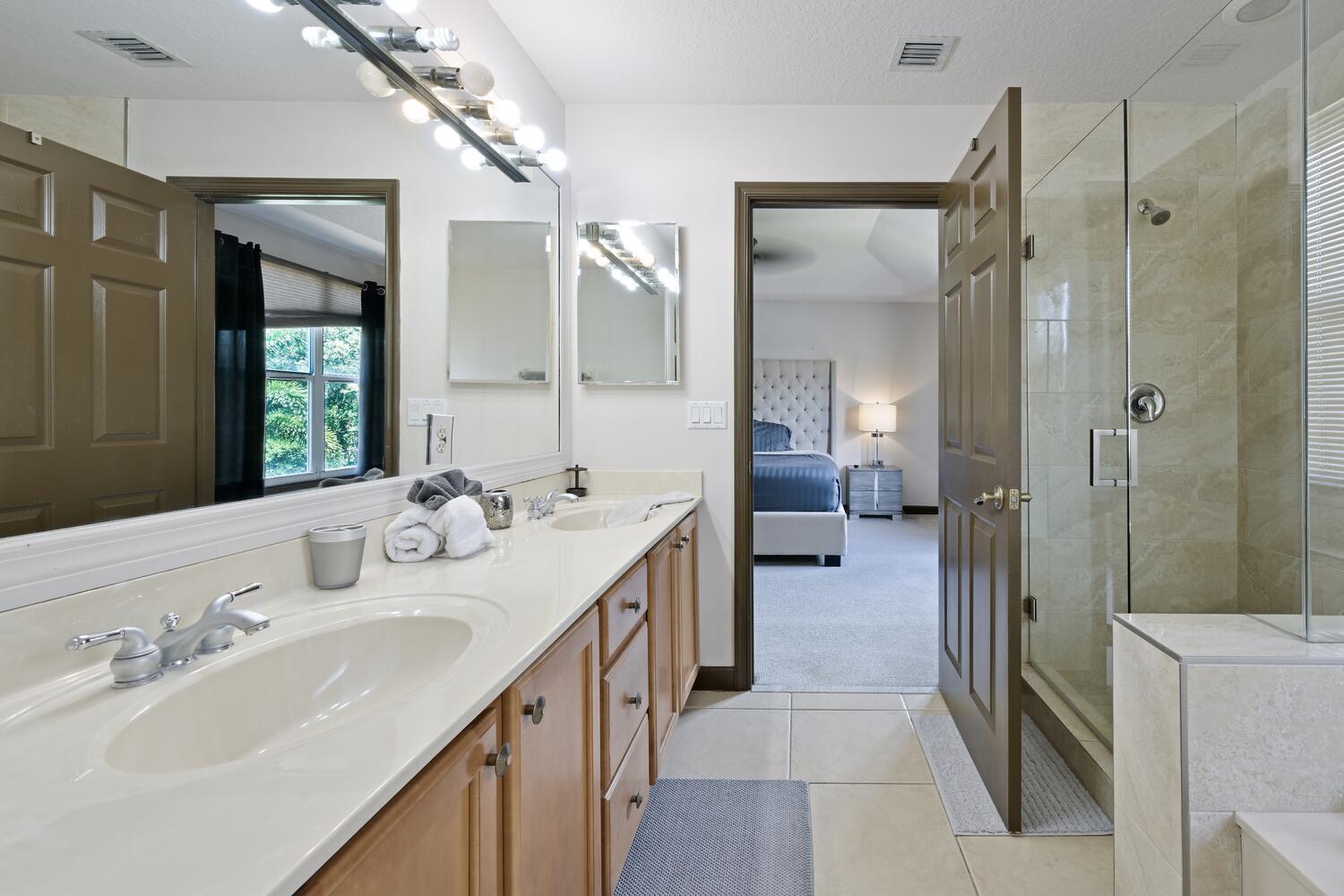 GABLES AT NORTHLAKE 1 - Residential