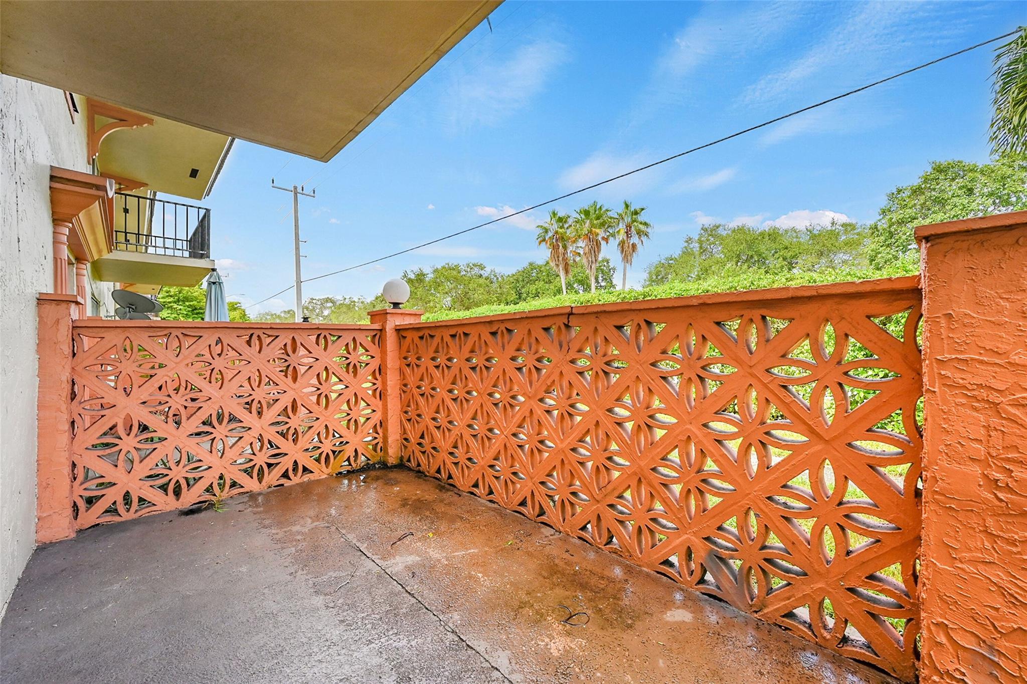 PALM VILLAS - Residential Lease