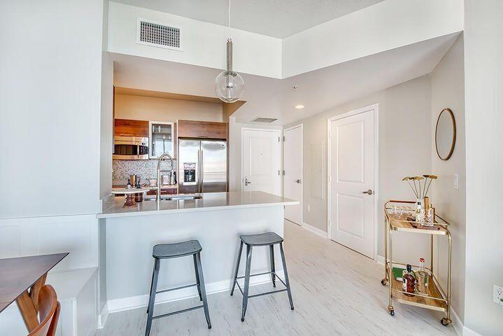 CITY PALMS CONDO - Residential Lease