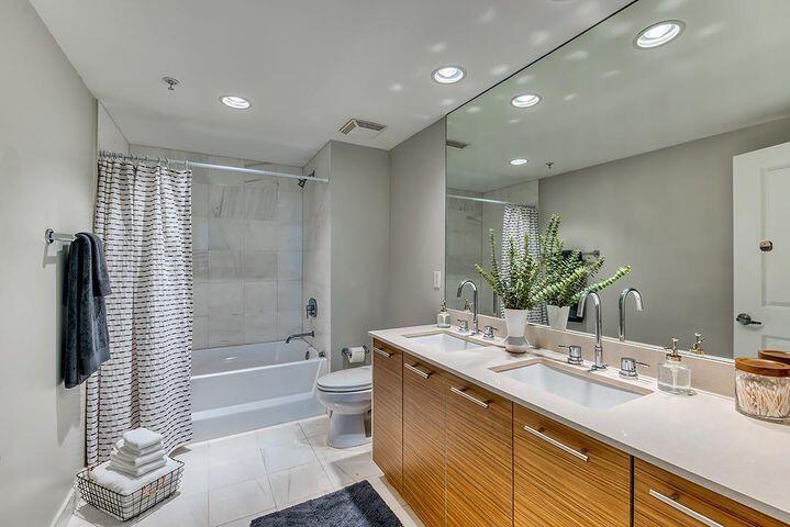 CITY PALMS CONDO - Residential Lease