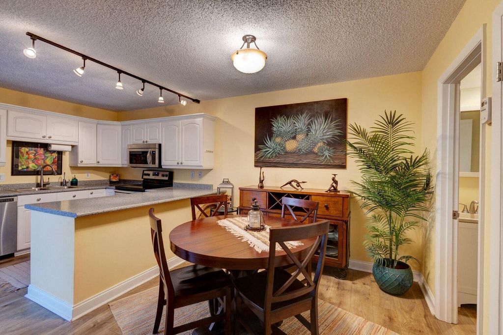 Photo of 1123 11th Terrace, Palm Beach Gardens, FL 33418 (MLS # R10999934)