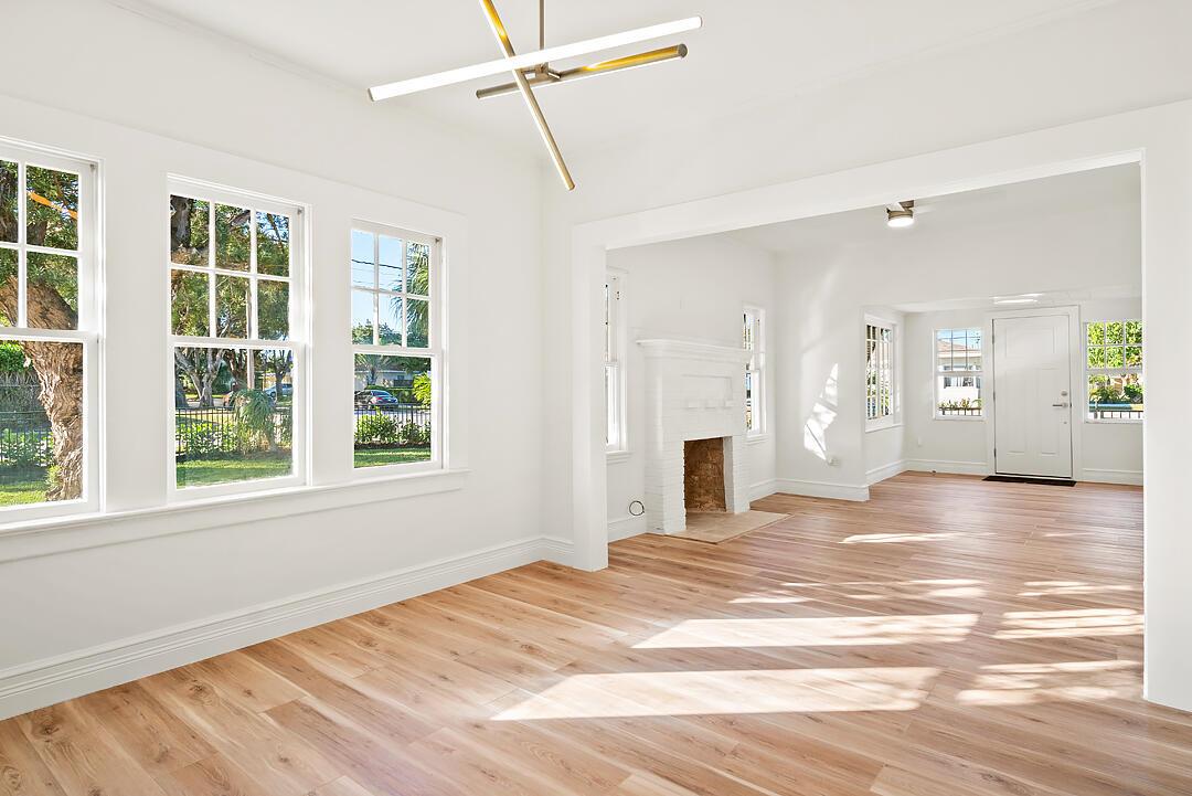 Beautiful 2 Bedroom 1 Bathroom cottage located in the Historic Harbor area of Northwood. Situated just one block from the intracoastal; this charming 1925 home has been COMPLETELY renovated, boasting brand new stainless appliances, quartz countertops, top-to-bottom marble bathroom, washer/dryer, screened in porch and a massive fenced in yard. Located just minutes from downtown West Palm, City Place, shops, restaurants, beaches and much more! And for pet owners, only a three minute walk to the dog park and intracoastal.
