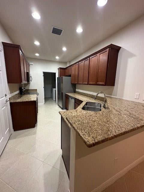 1143 N COMMUNITY Drive
