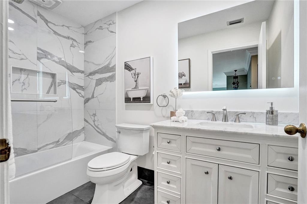 HARBOUR SPRINGS AT MISSIO - Residential