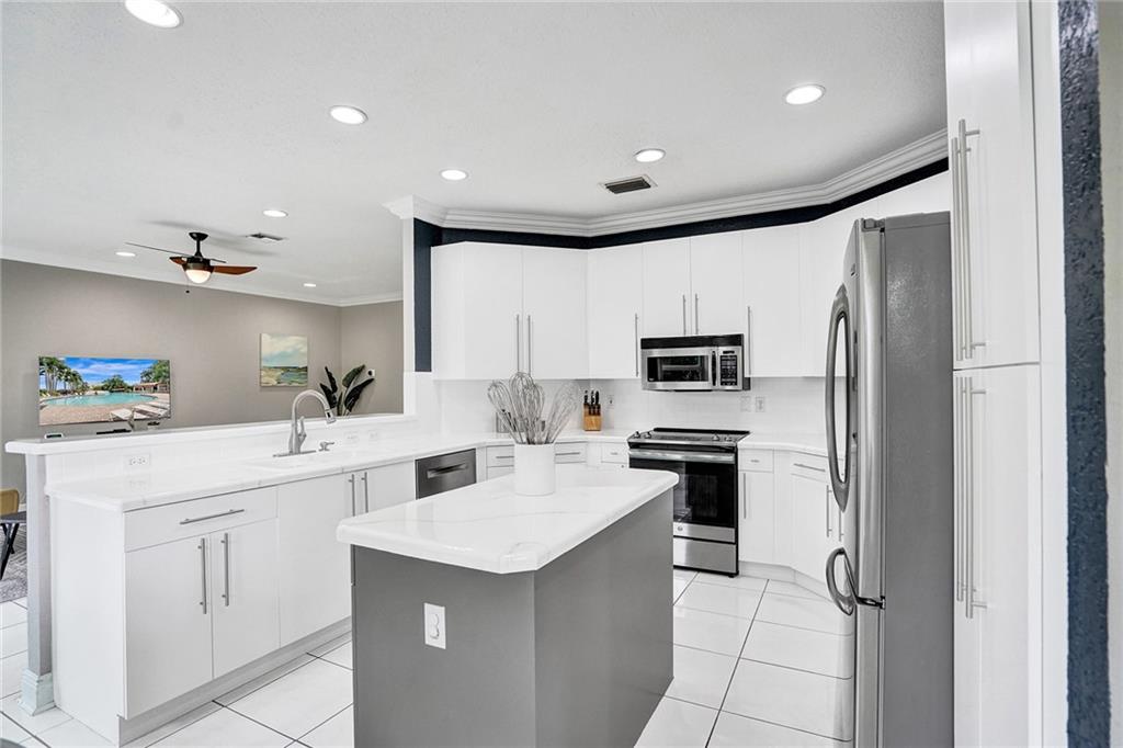 HARBOUR SPRINGS AT MISSIO - Residential