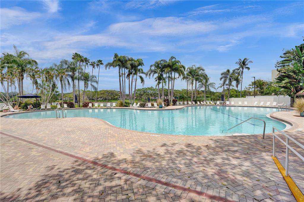 HARBOUR SPRINGS AT MISSIO - Residential