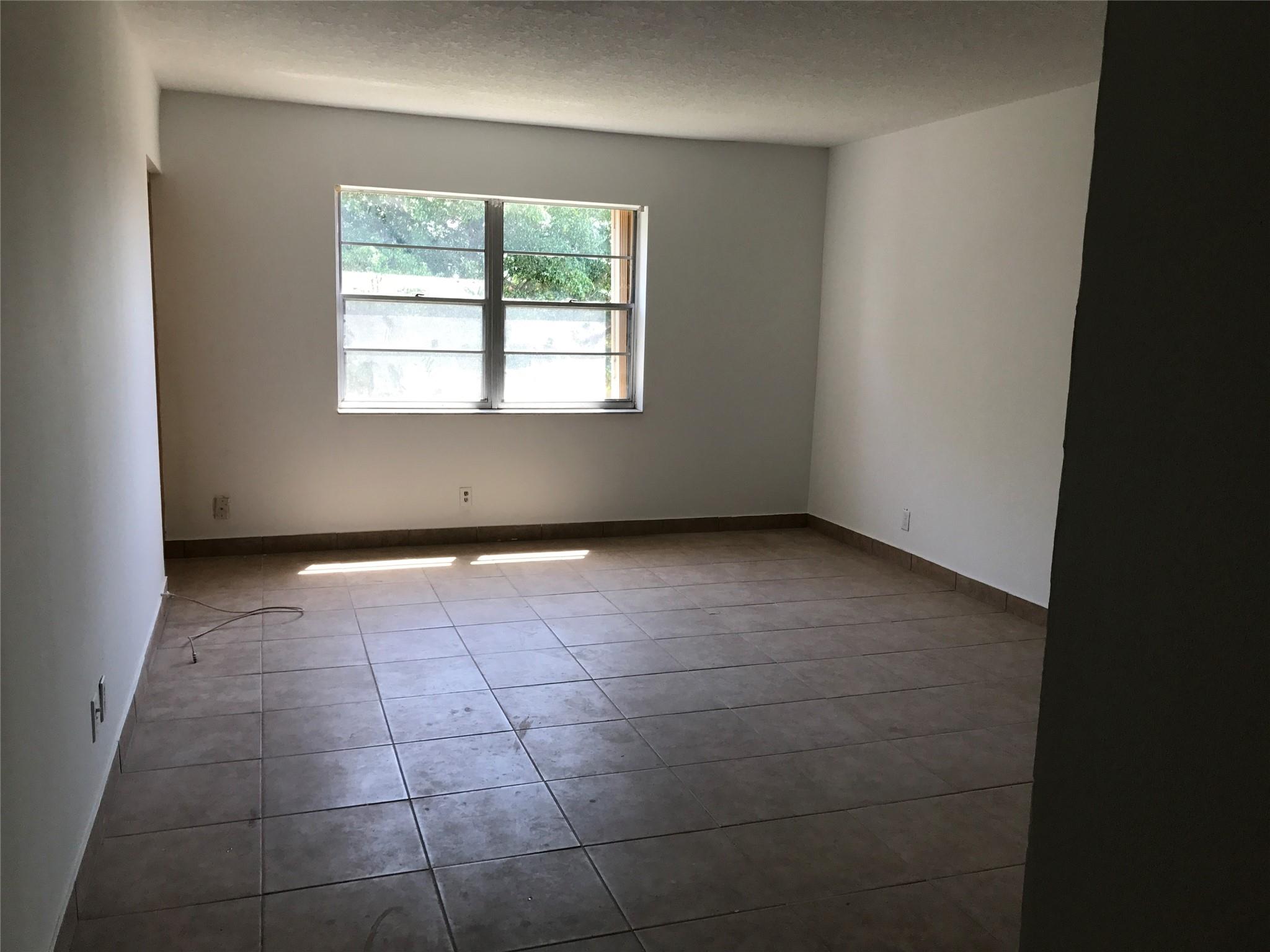 HERITAGE CIRCLE - Residential