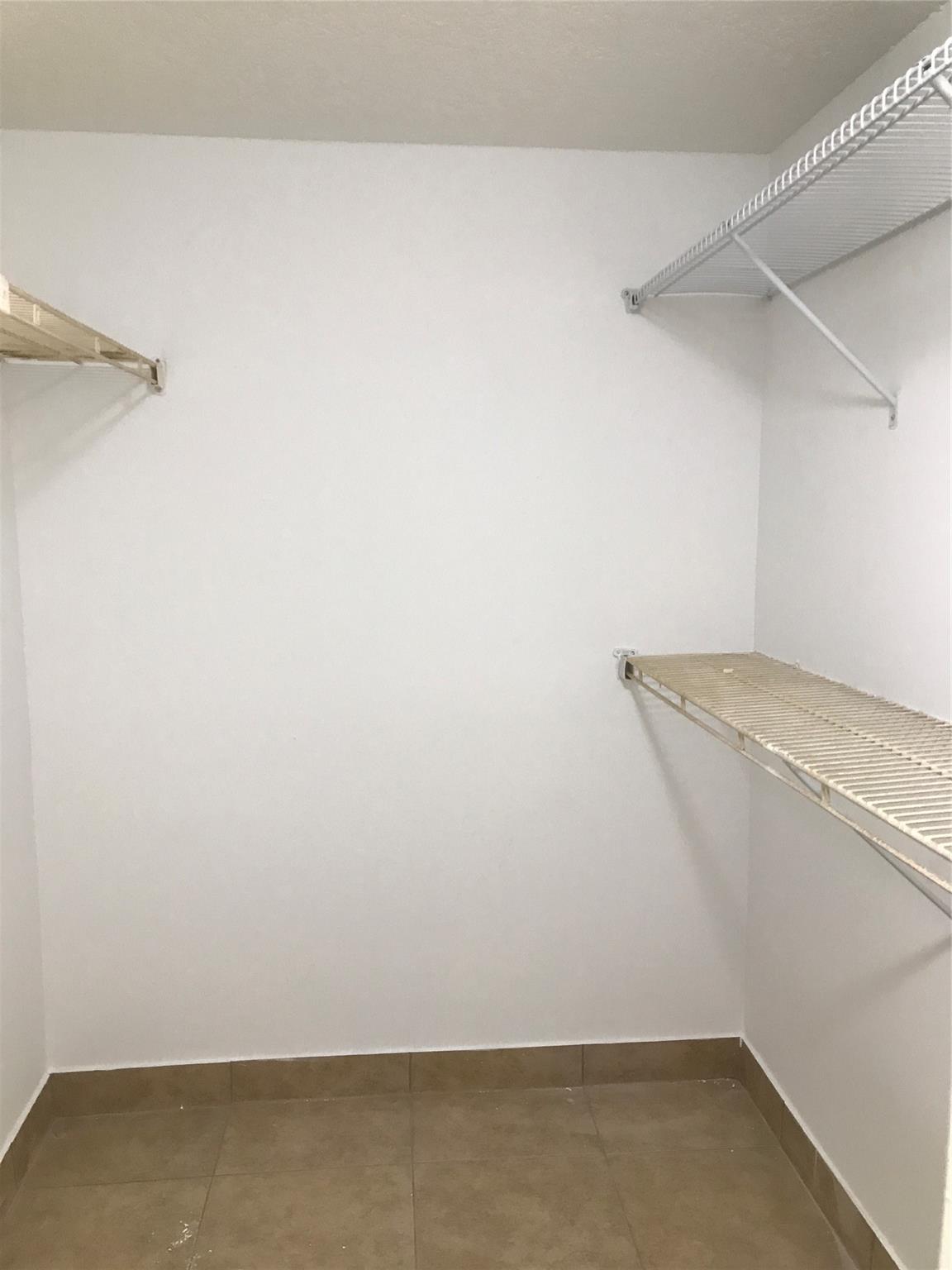 HERITAGE CIRCLE - Residential