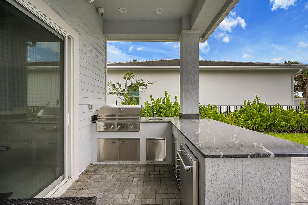 Photo of 9308 Crestview Circle, Palm Beach Gardens, FL 33412 (MLS # B26079285)