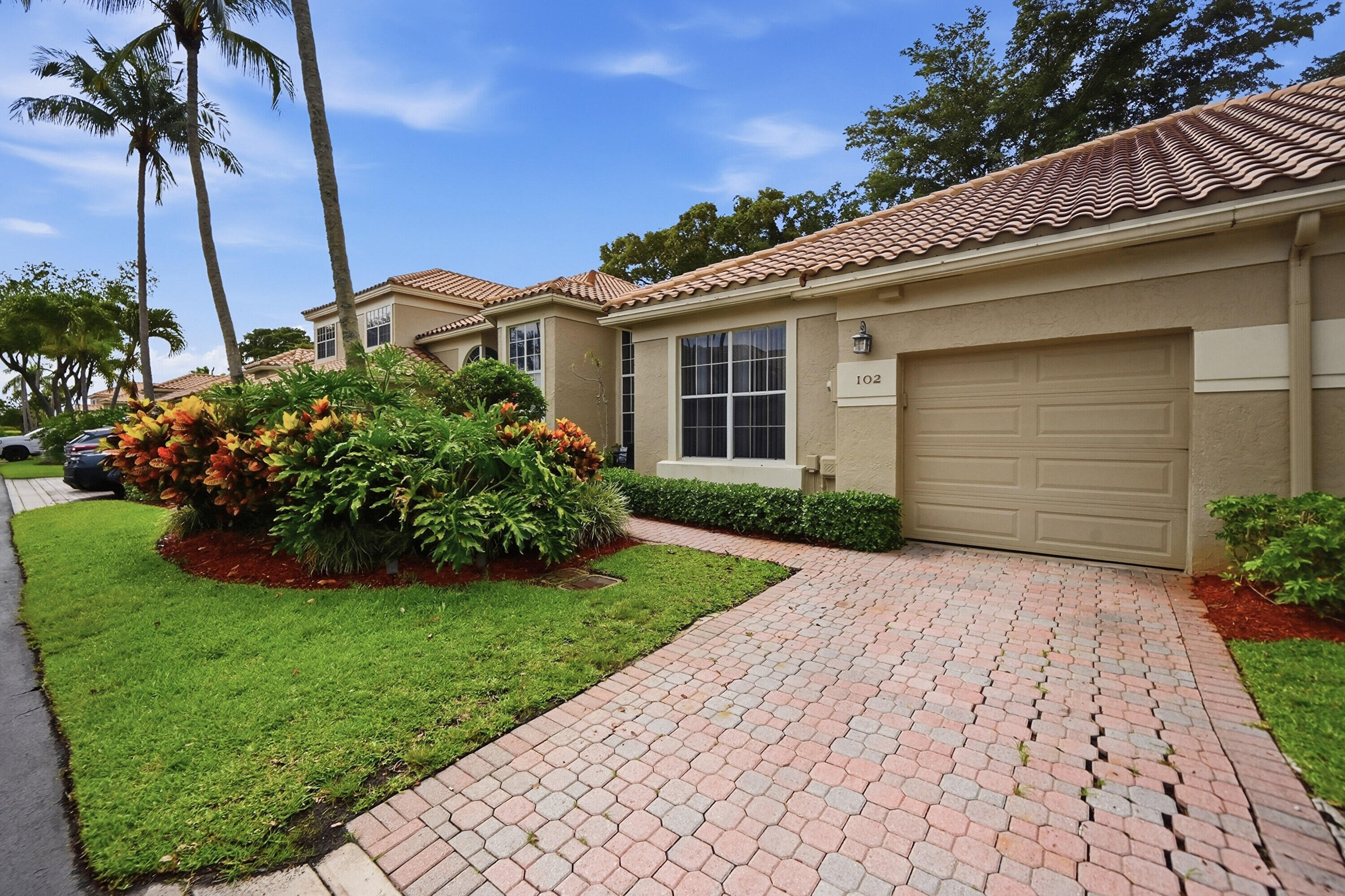 FAIRWAYS AT BOCA GOLF & TENNIS - Residential