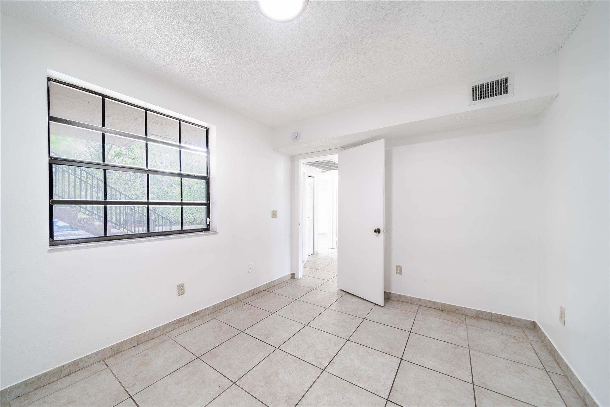 Lakeshore Condo - Residential Lease