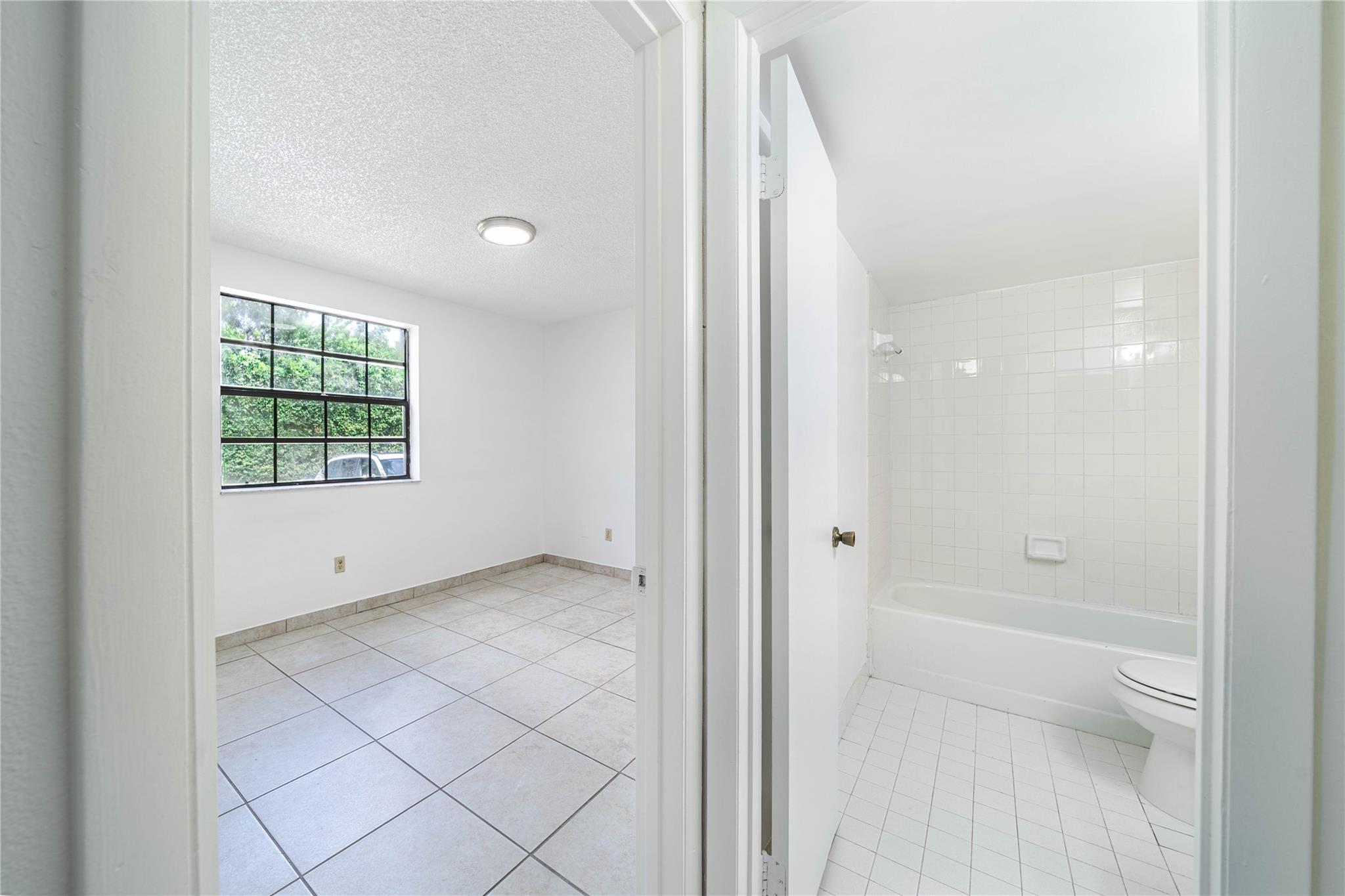 Lakeshore Condo - Residential Lease