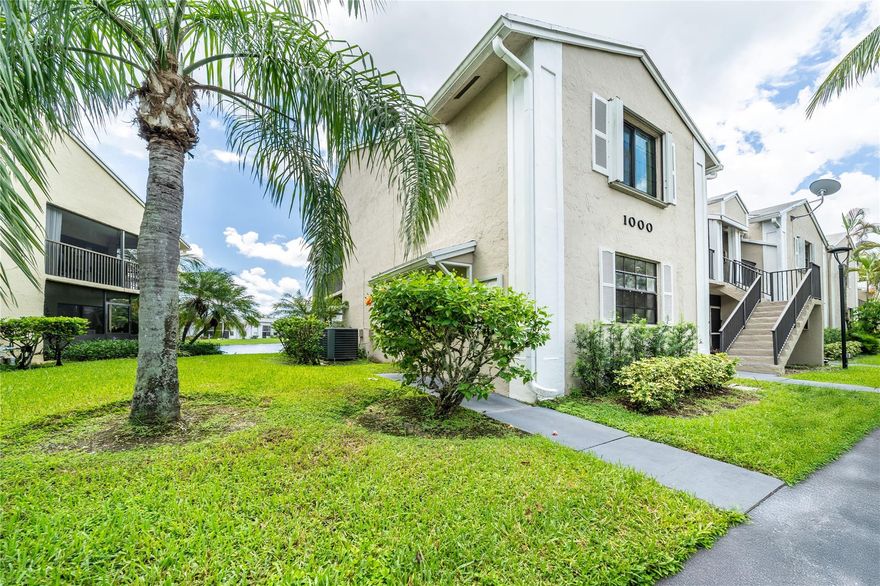 Townhome for Rent - Lakefront view - 5' from Exit 1 Florida Turnpike - Baptist Hospital- Homestead Air Reserve
Spacious 3-bedroom, two full bathroom townhome featuring elegant tile throughout. Enjoy a serene lake view from the comfort of your screened Florida room, perfect for relaxing or entertaining. Freshly painted, perfect condition for moving in.
Located in a secure and well-maintained community with a dedicated Management Office conveniently on site.
Easy to show! Showing request on MLS, and instructions will be sent