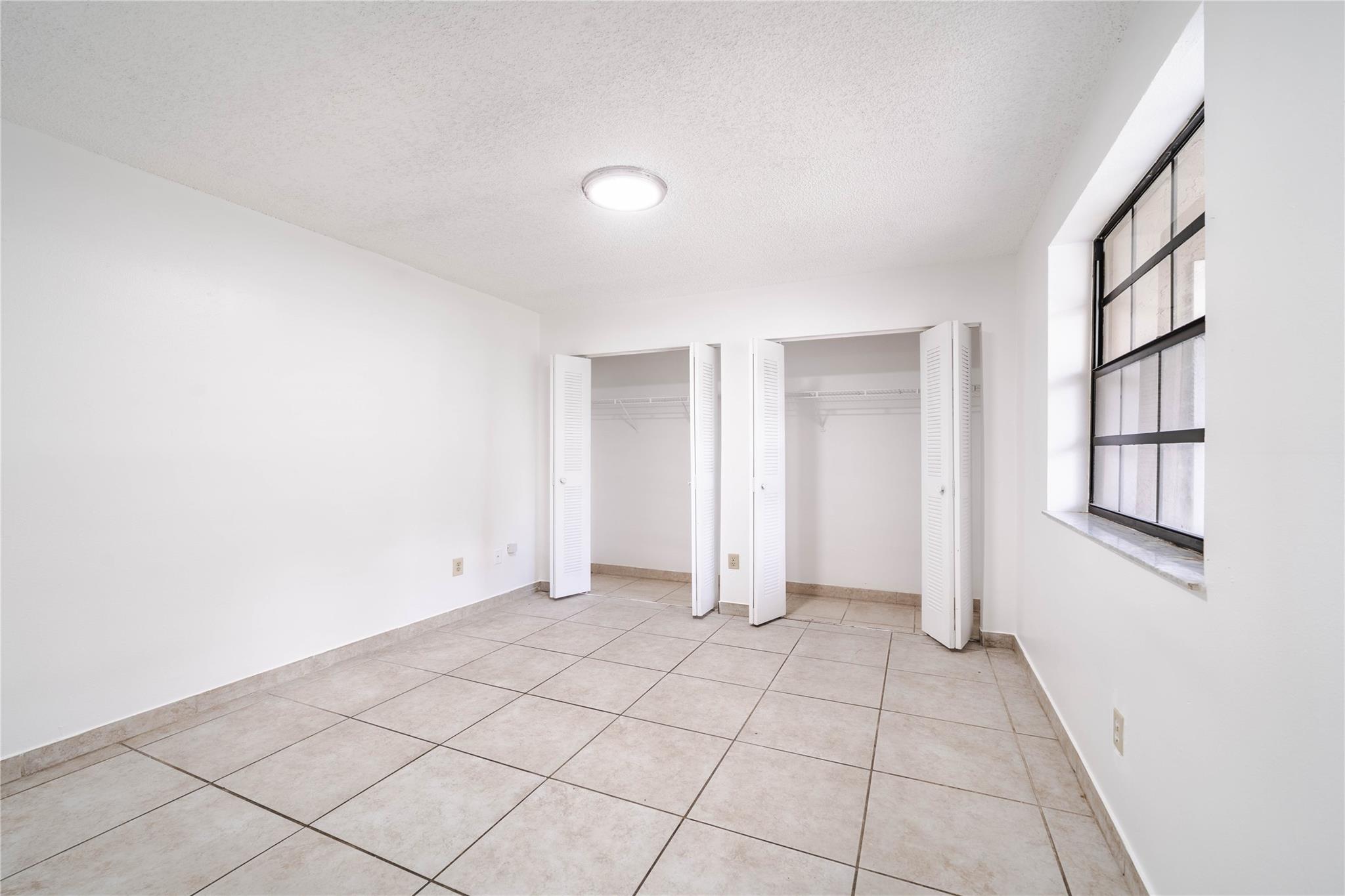 Lakeshore Condo - Residential Lease