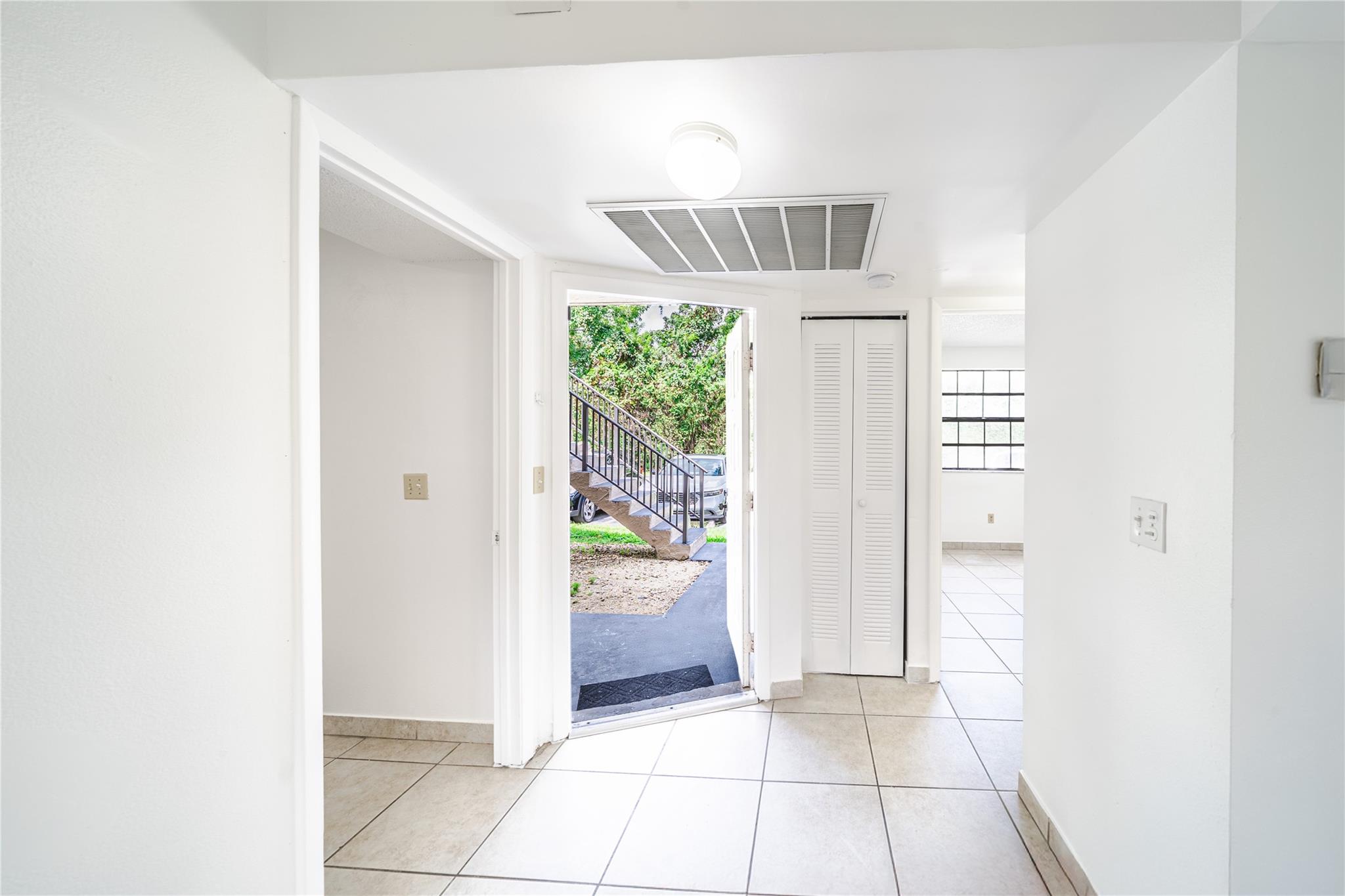 Lakeshore Condo - Residential Lease