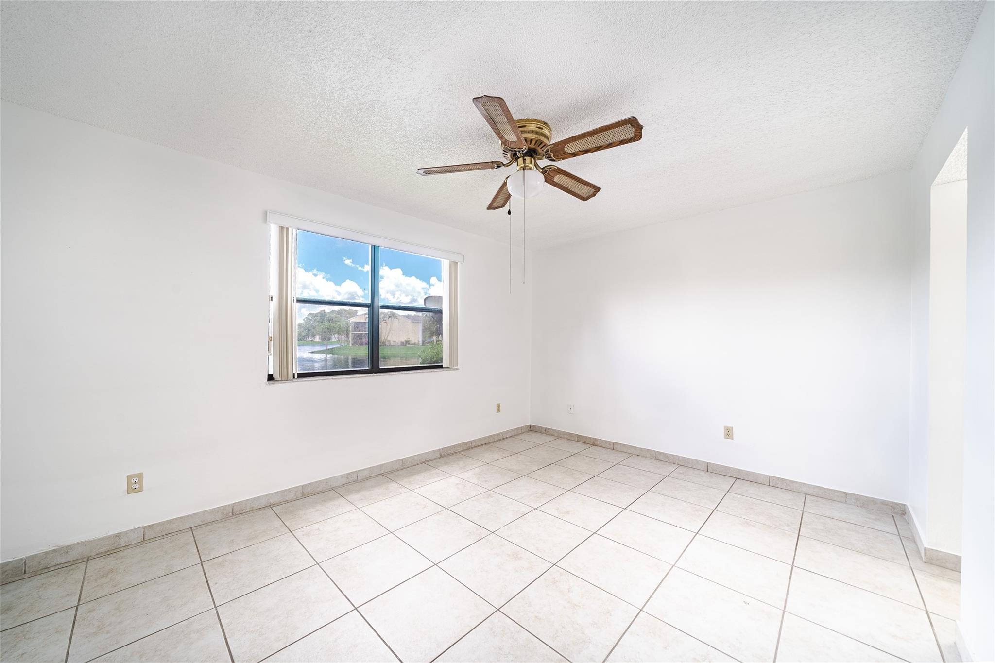 Lakeshore Condo - Residential Lease