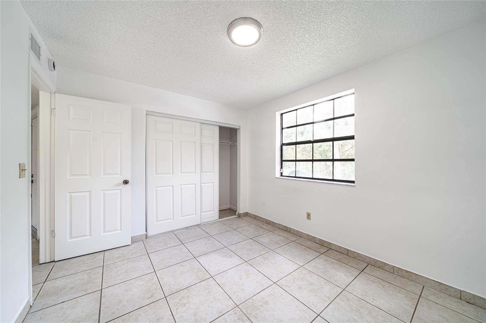 Lakeshore Condo - Residential Lease