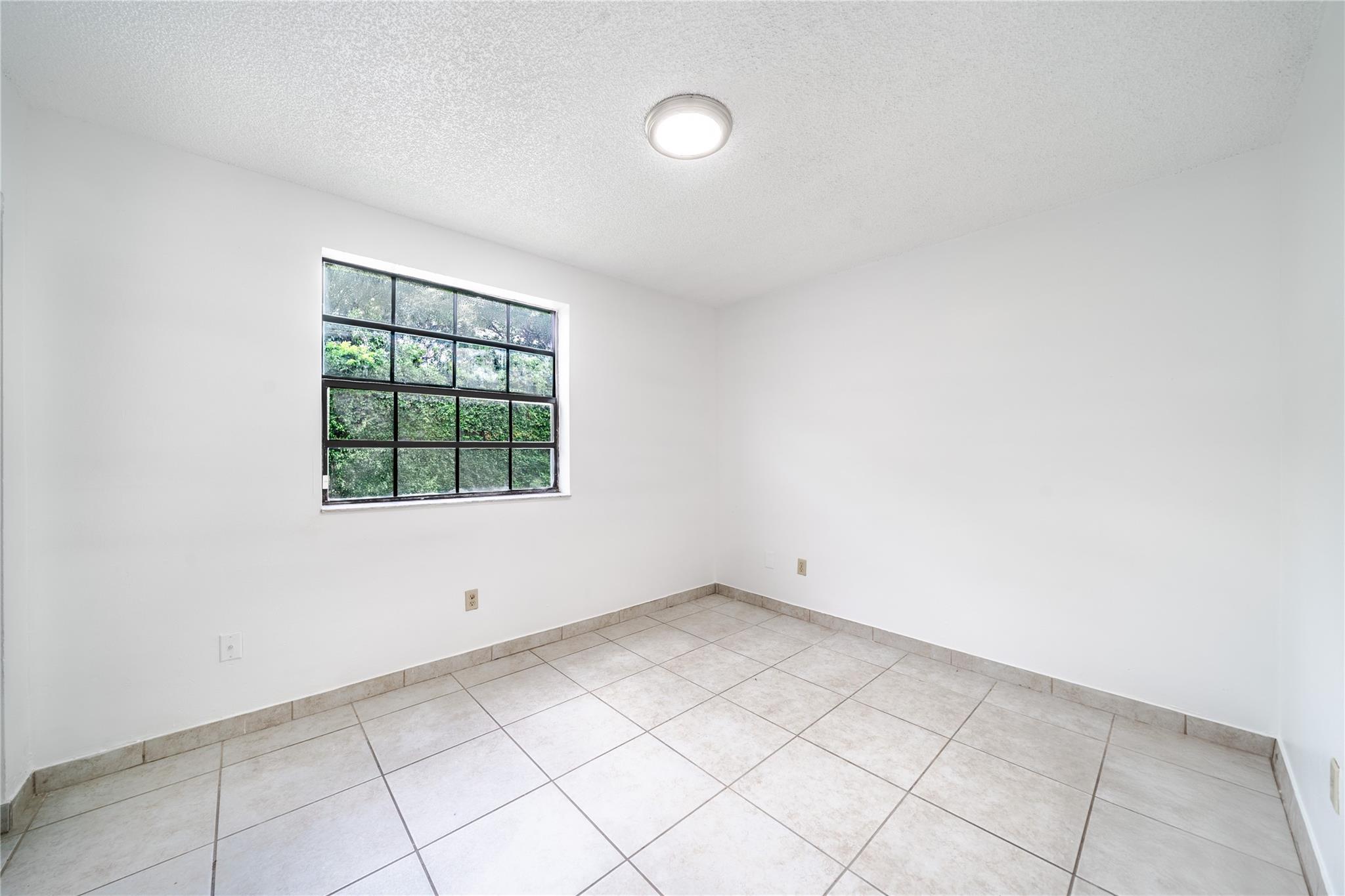 Lakeshore Condo - Residential Lease