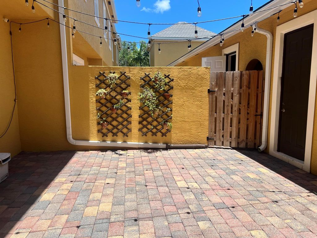 Photo of 135 Midleton Way, Jupiter, FL 33458 (MLS # R11100610)