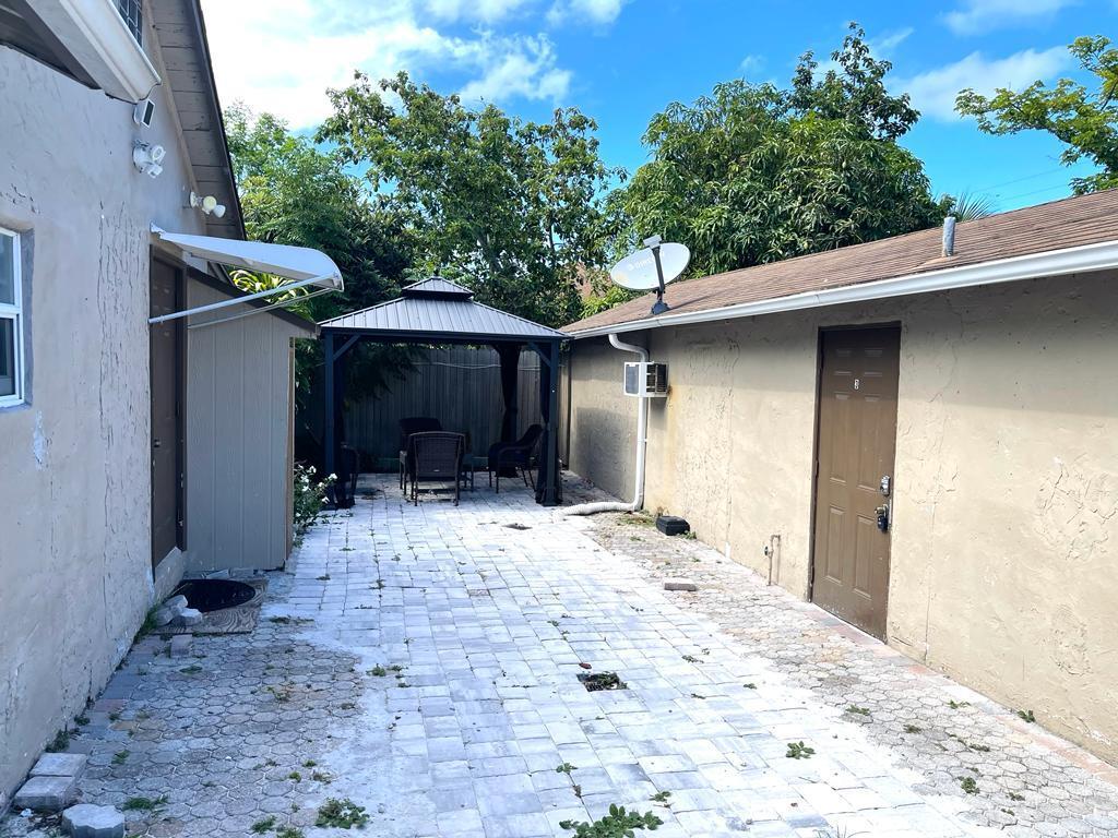 This is a cozy, fully furnished 1-bedroom apartment available for rent at 2403 Oswego Ave, Apt 3, West Palm Beach, FL 33409. It offers comfortable living space with modern amenities, ideal for a convenient and hassle-free stay.