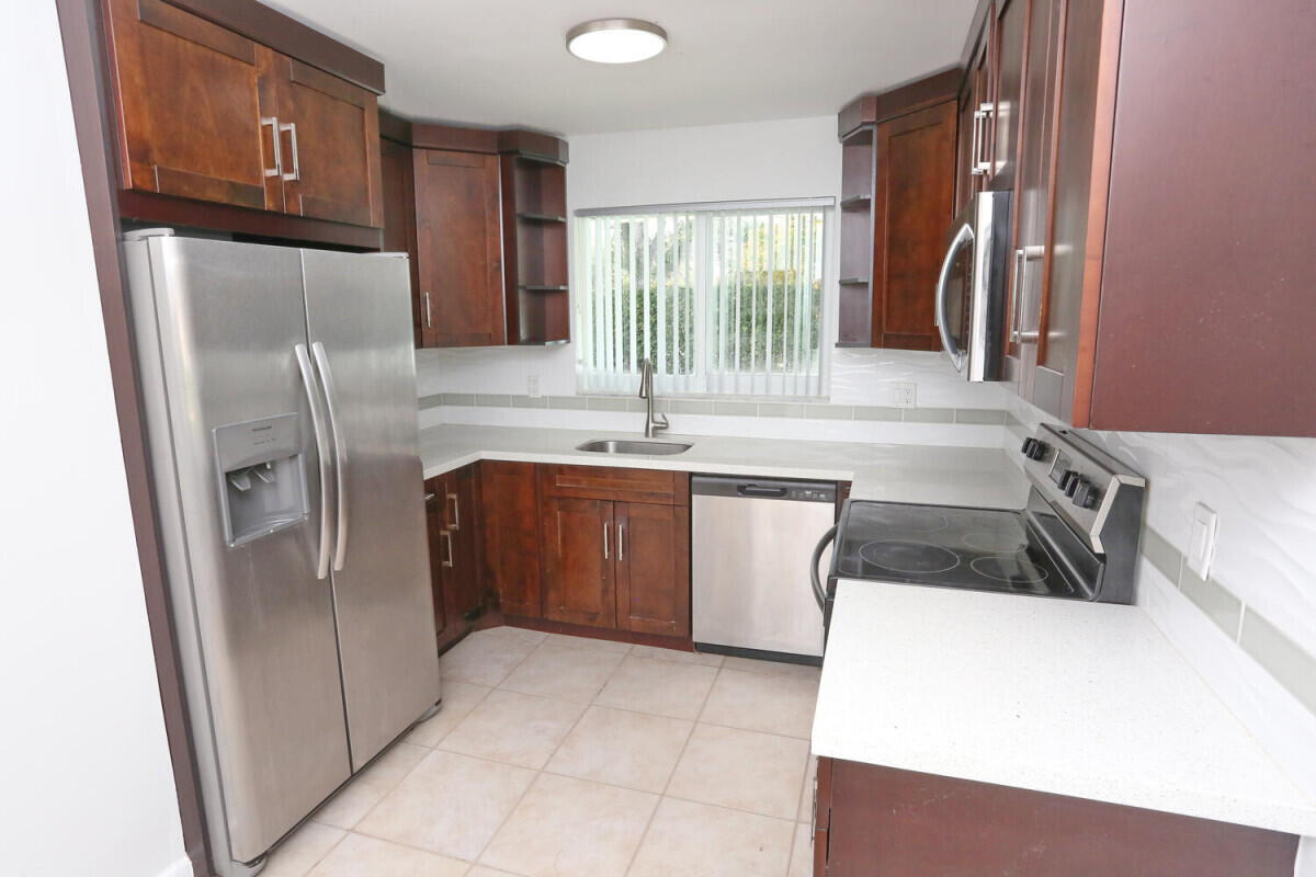 BOCA WALK - Residential Lease