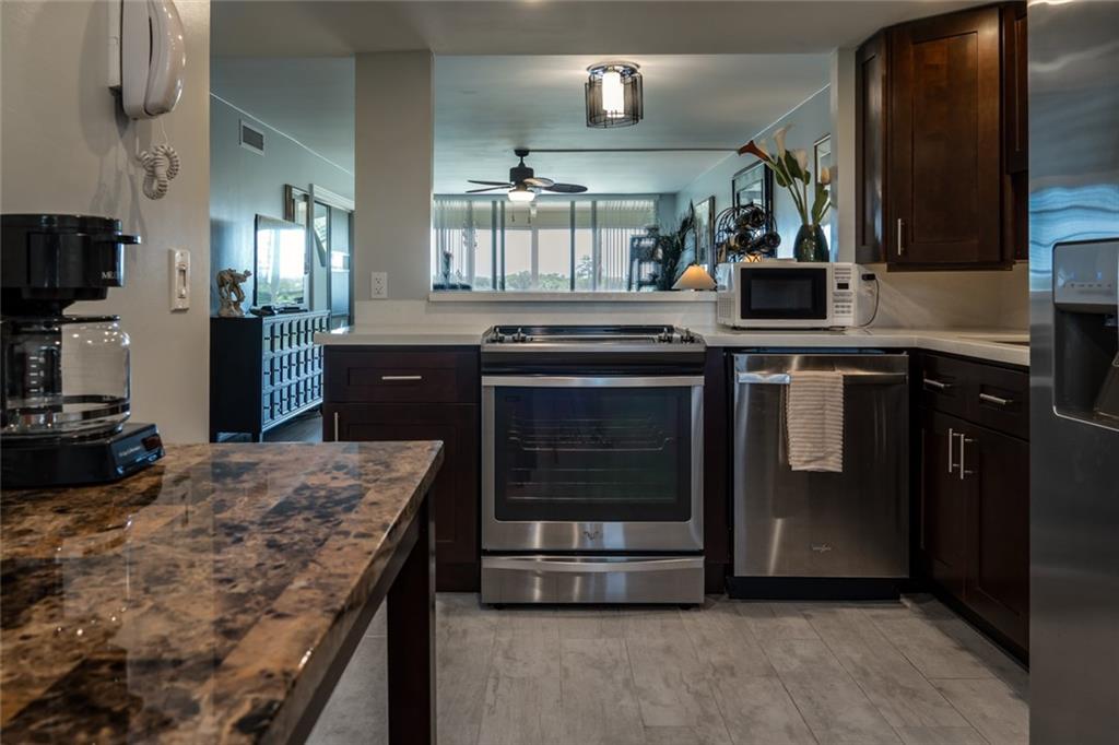 PALM AIRE COUNTRY CLUB - Residential