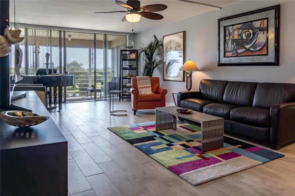 PALM AIRE COUNTRY CLUB - Residential