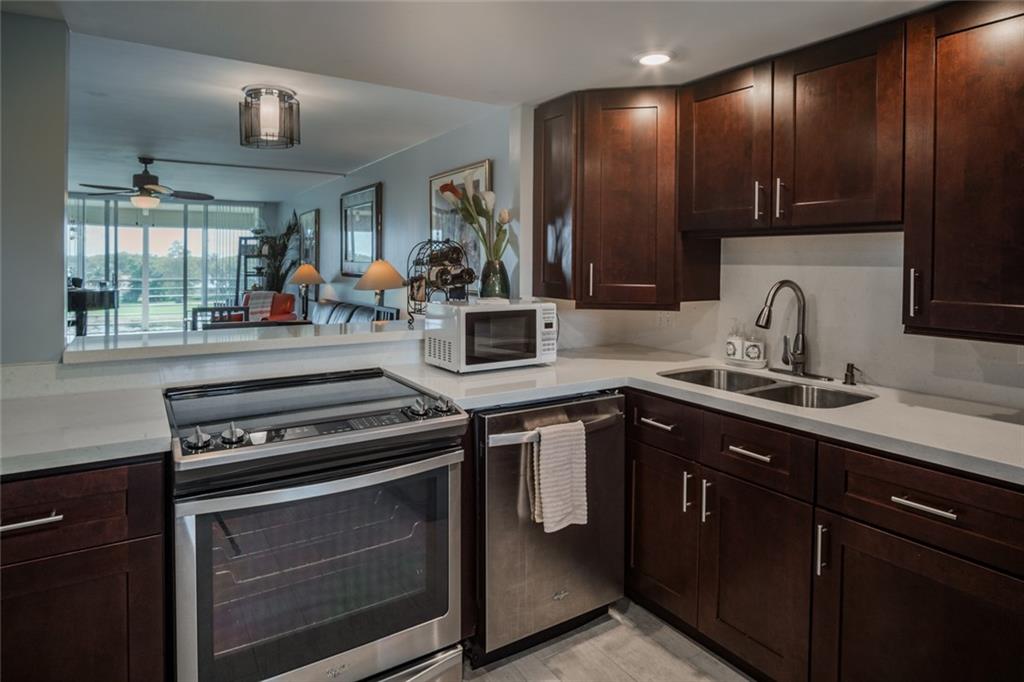 PALM AIRE COUNTRY CLUB - Residential