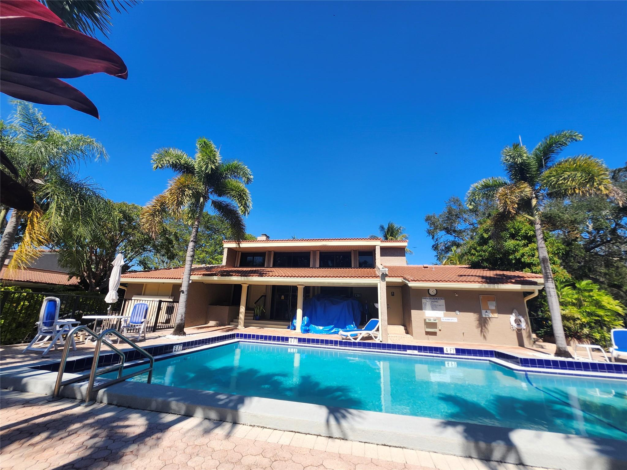 TOWNHOUSES@EMERALD HILLS - Residential