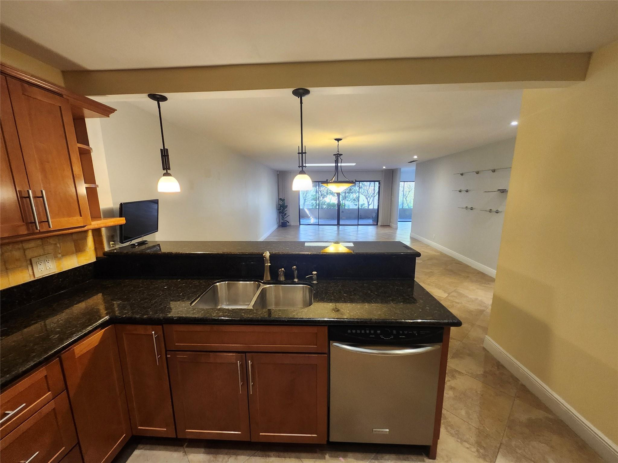 TOWNHOUSES@EMERALD HILLS - Residential