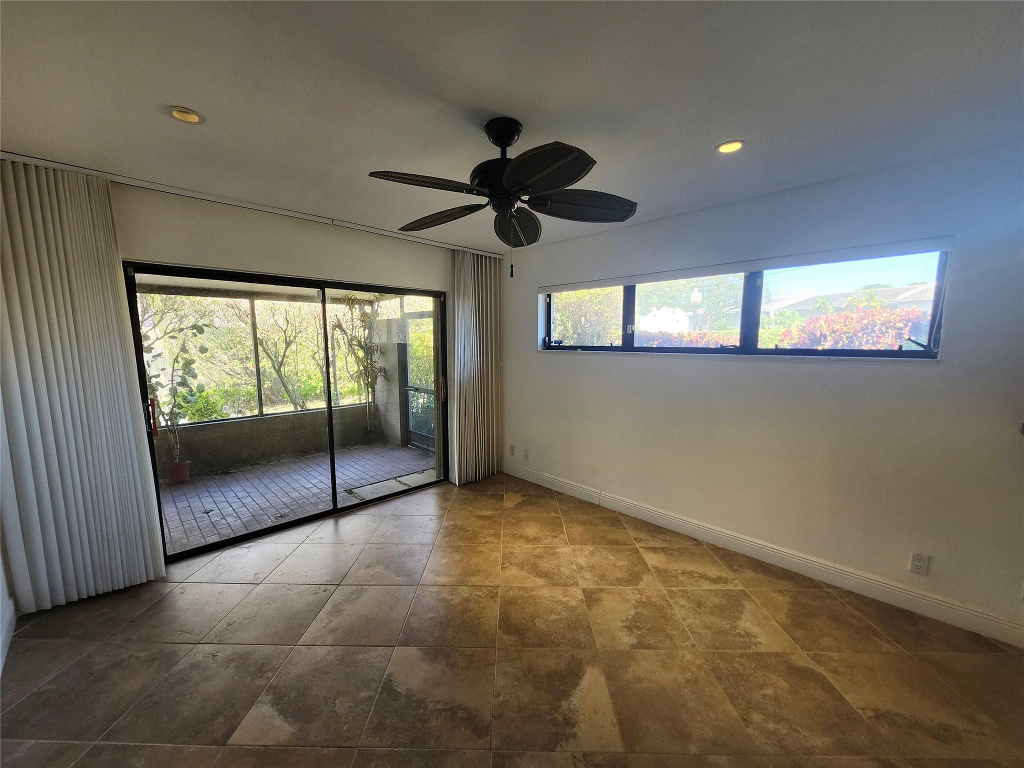 TOWNHOUSES@EMERALD HILLS - Residential