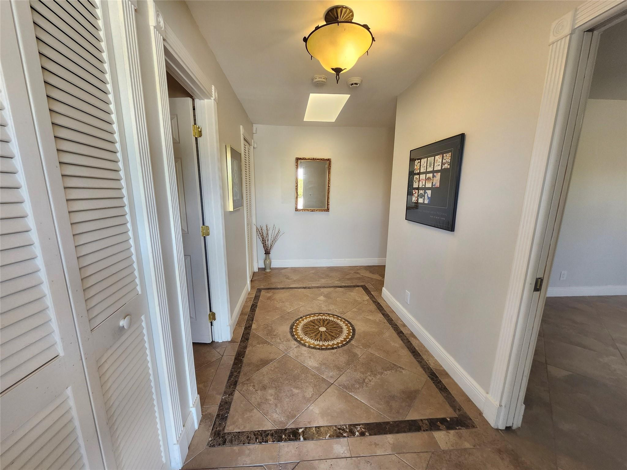 201 Dunwoody Lane 17-87