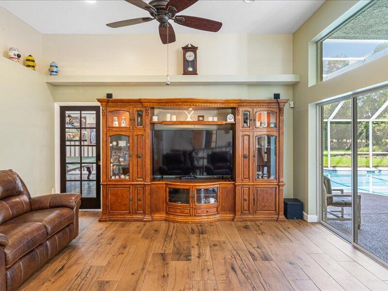 PORT ST LUCIE SECTION 48 1ST REPLAT - Residential