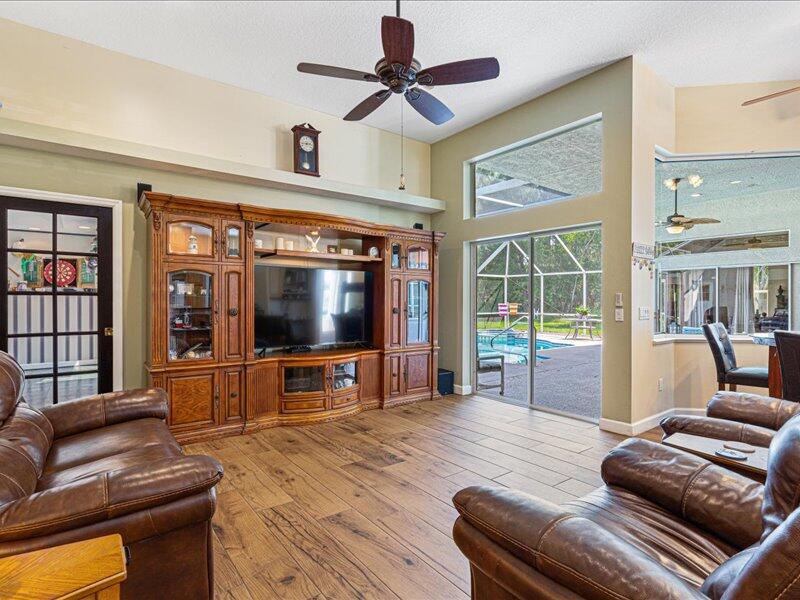 PORT ST LUCIE SECTION 48 1ST REPLAT - Residential