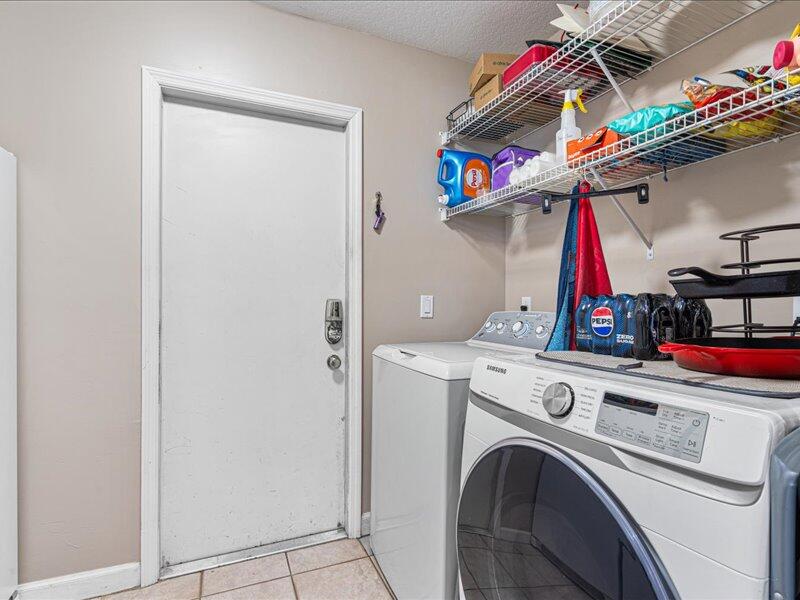 PORT ST LUCIE SECTION 48 1ST REPLAT - Residential