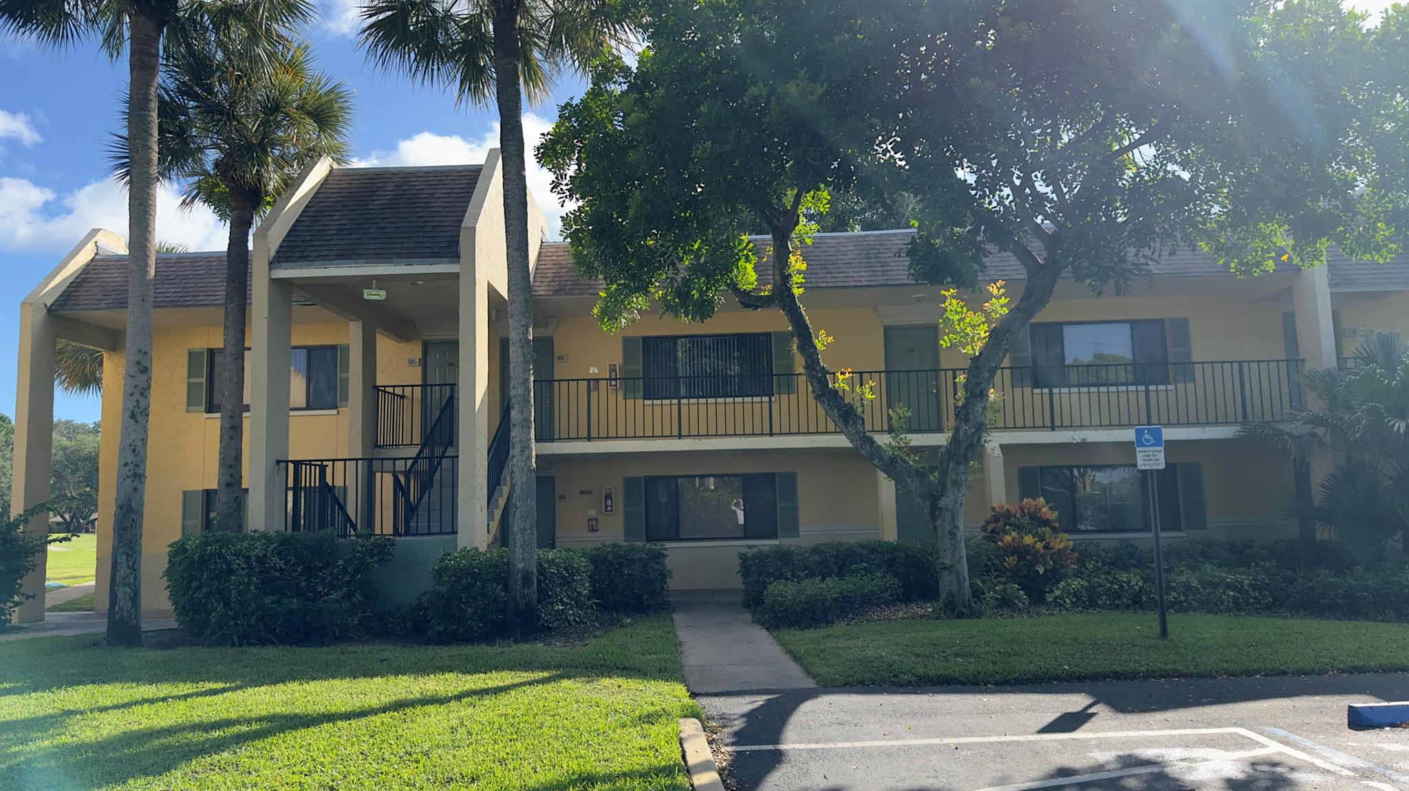 BOYNTON BEACH MEADOWS ON THE GREEN 2ND FLOOR END UNIT. TWO MASTER SUITES WITH SLIDERS. KITCHEN WITH WHITE CABINETRY. FULL SIZE WASHER / DRYER IN UNIT. GATED COMMUNITY OFFERS POOL, TENNIS AND FITNESS CENTER. CONVENIENTLY LOCATED NEAR PARKS, HIGHWAYS, SHOPPING, DINING AND ENTERTAINMENT. PET FRIENDLY!