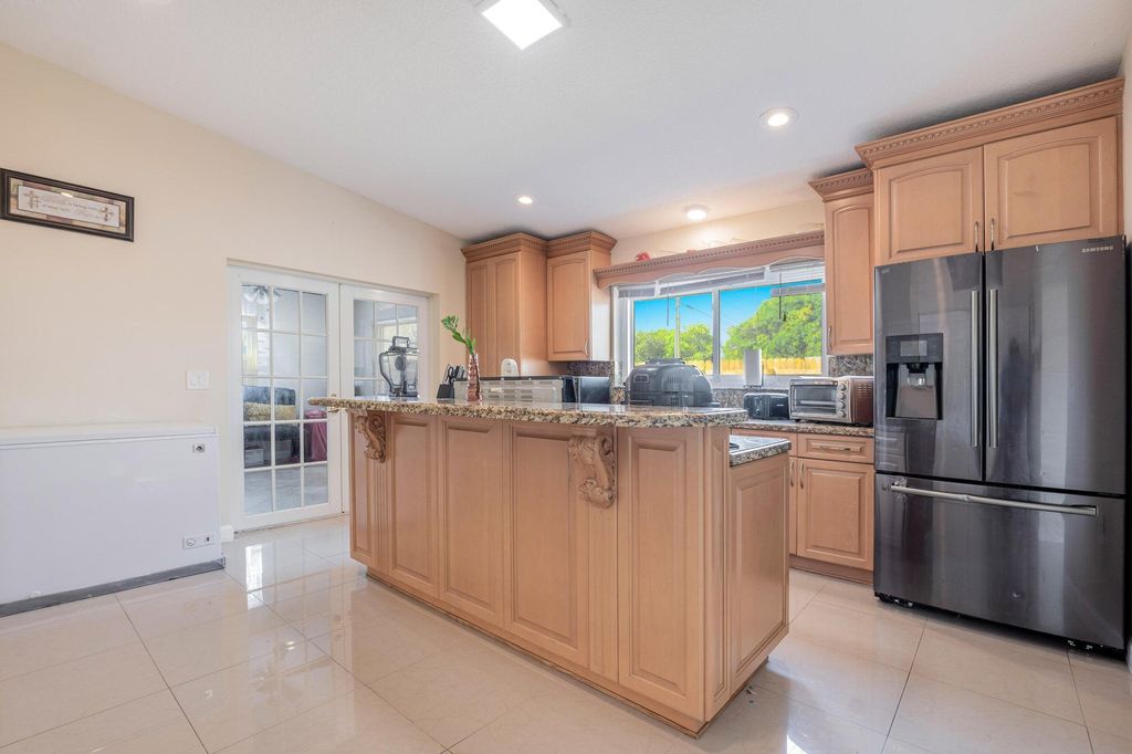 Photo of 6824 SW 5th Street, Pembroke Pines, FL 33023 (MLS # B26001654)