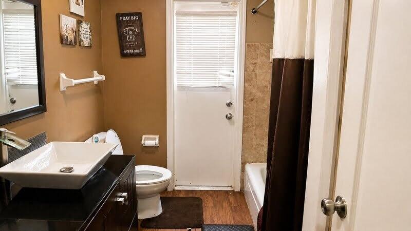 KNOLLS 1ST SEC REPLAT - Residential