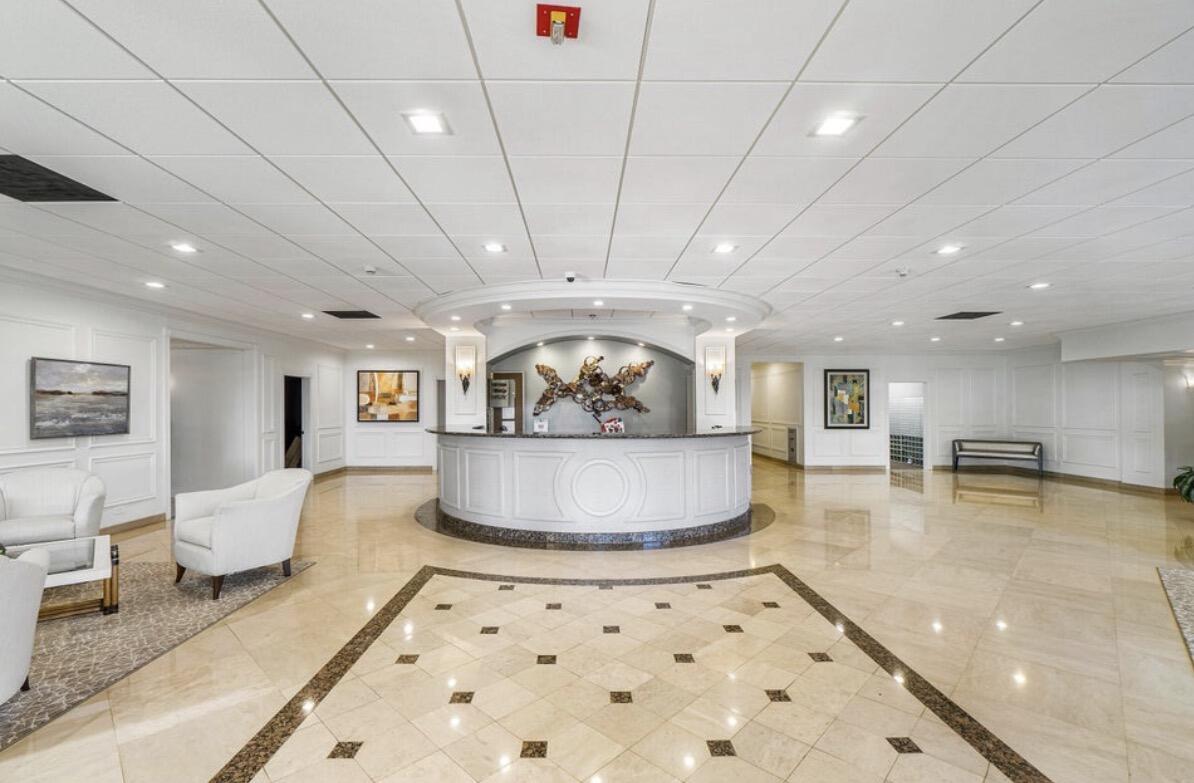 BOCA TOWERS CONDO PORTION - Residential Lease