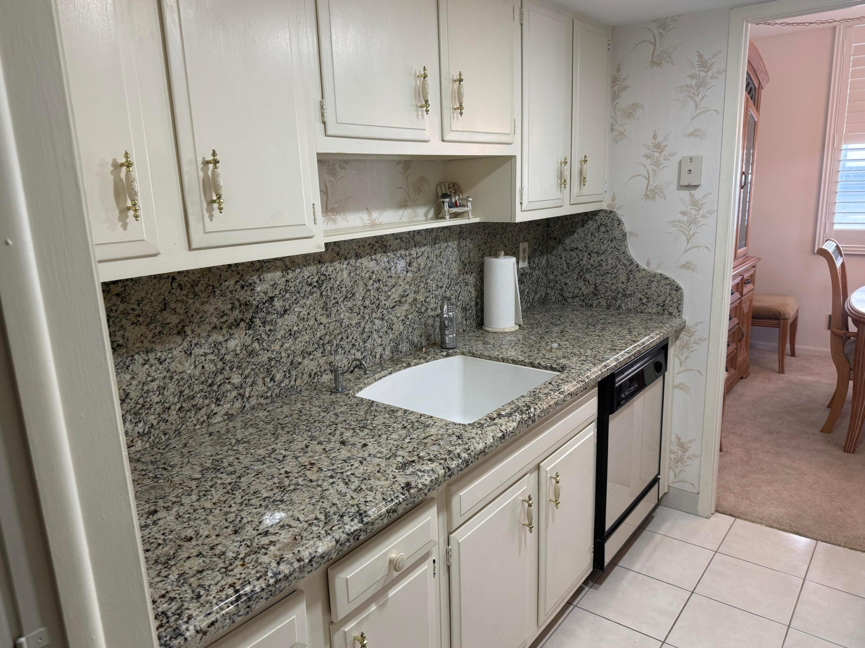 BOCA TOWERS CONDO PORTION - Residential Lease