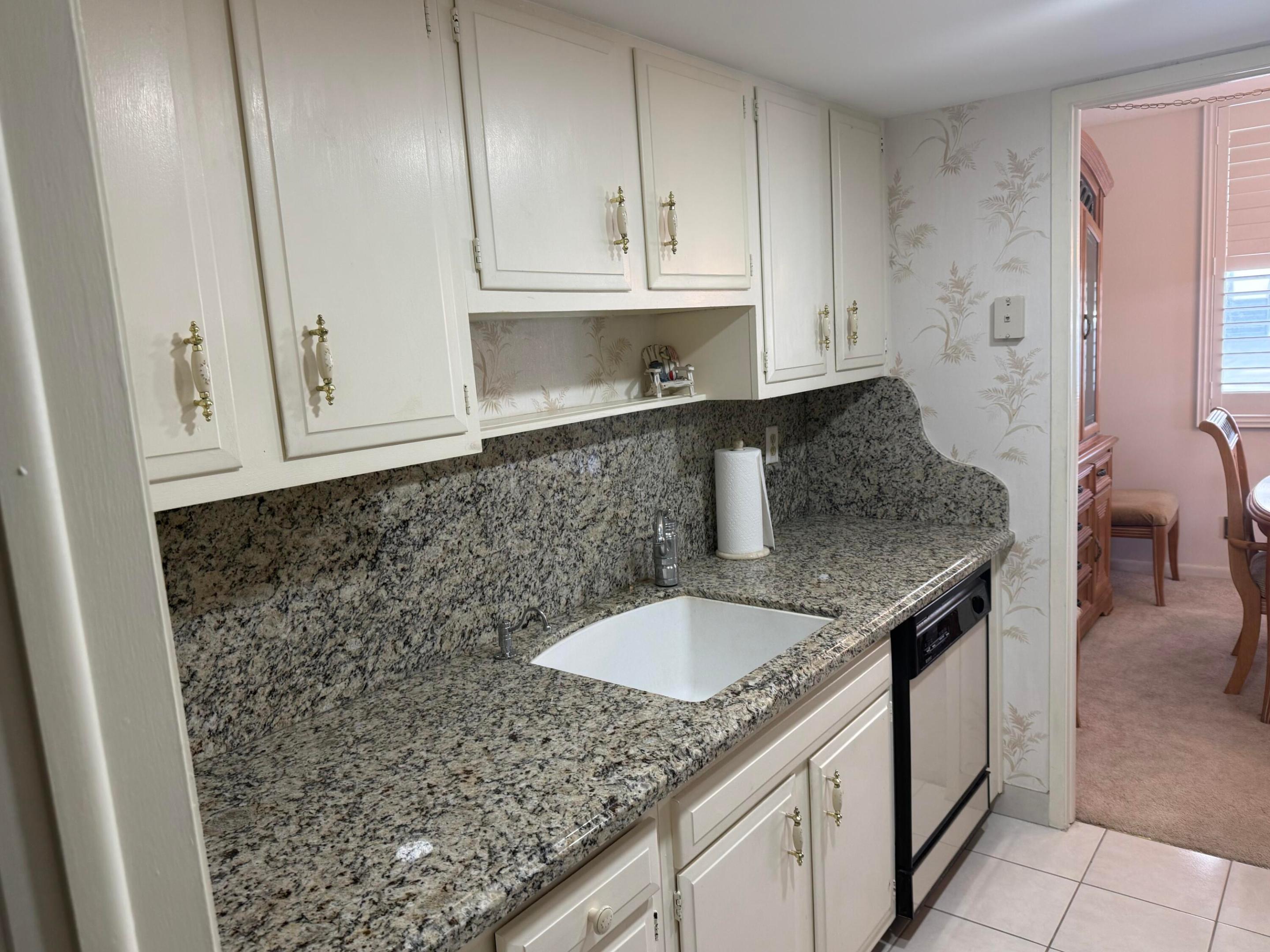 BOCA TOWERS CONDO PORTION - Residential Lease