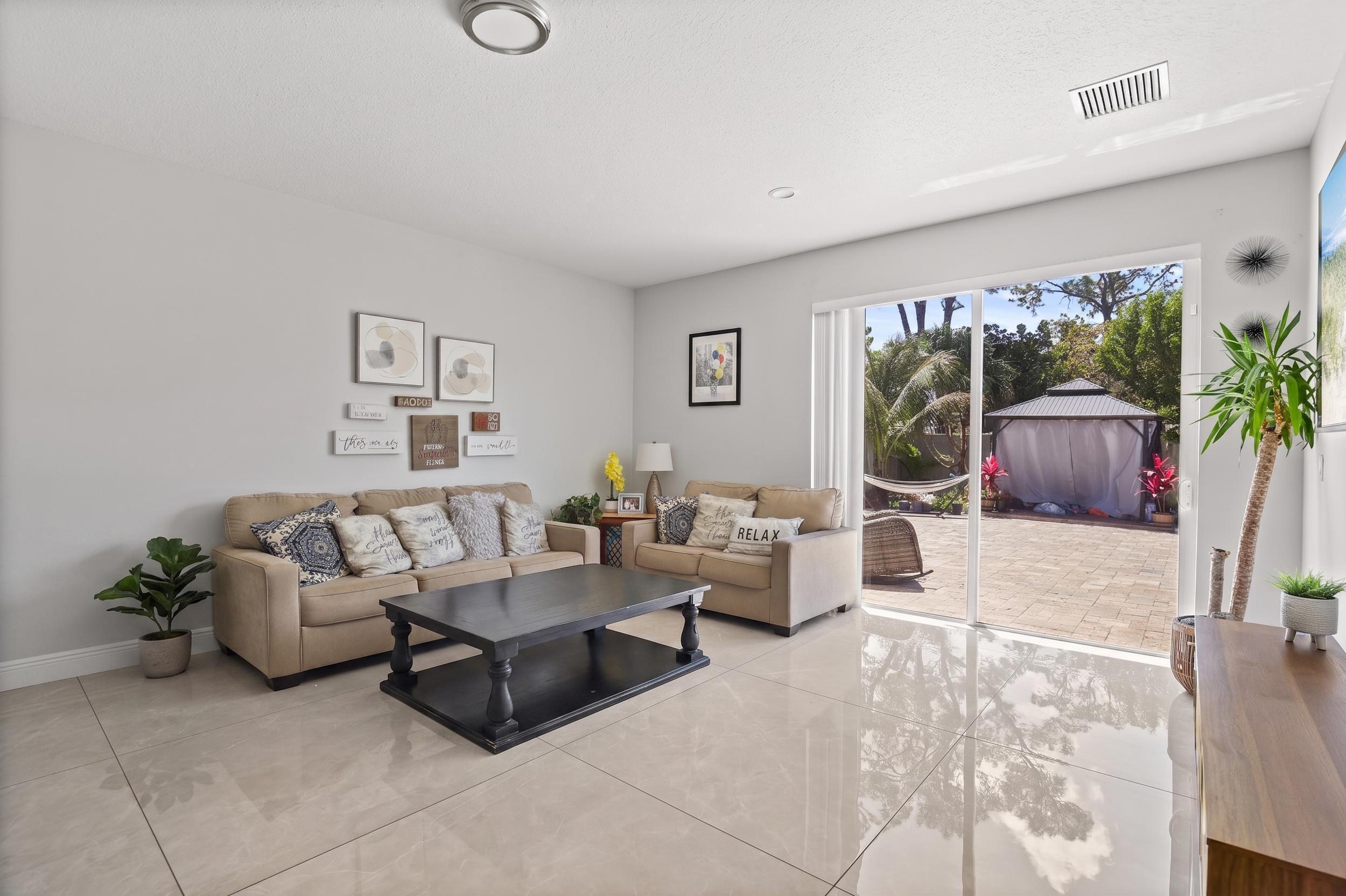 GREENACRES 2 - Residential