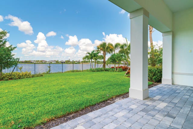 Photo of 10444 Northbrook Circle, Palm Beach Gardens, FL 33412 (MLS # B26044131)