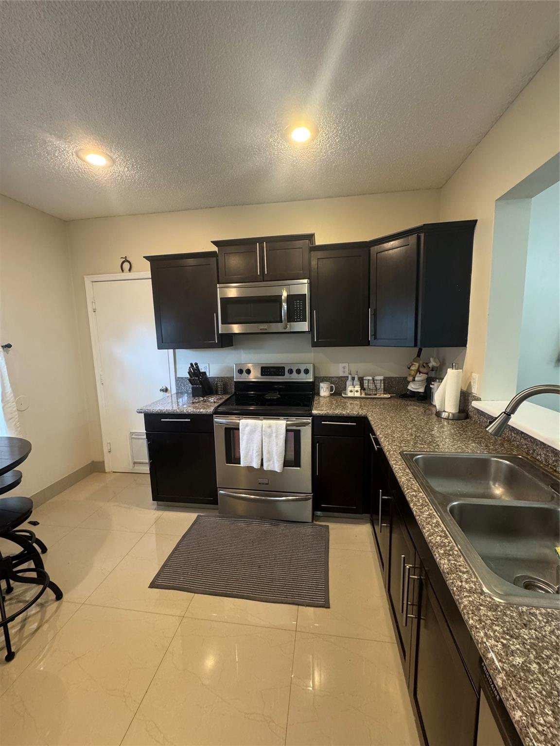 View photos, virtual tours, details... 6004 Black Plum Ct