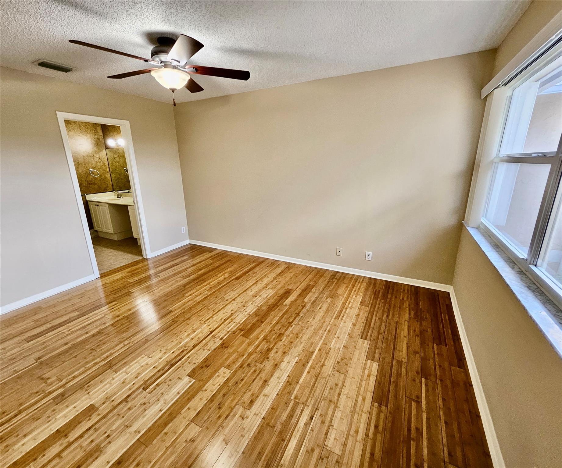 Royal Garden - Residential