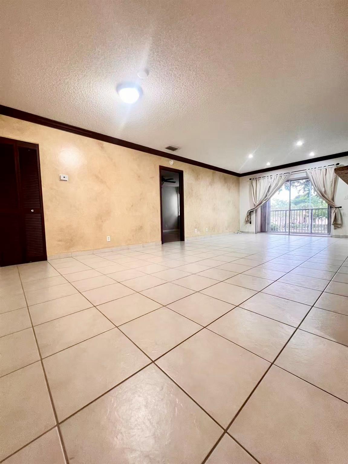 Royal Garden - Residential