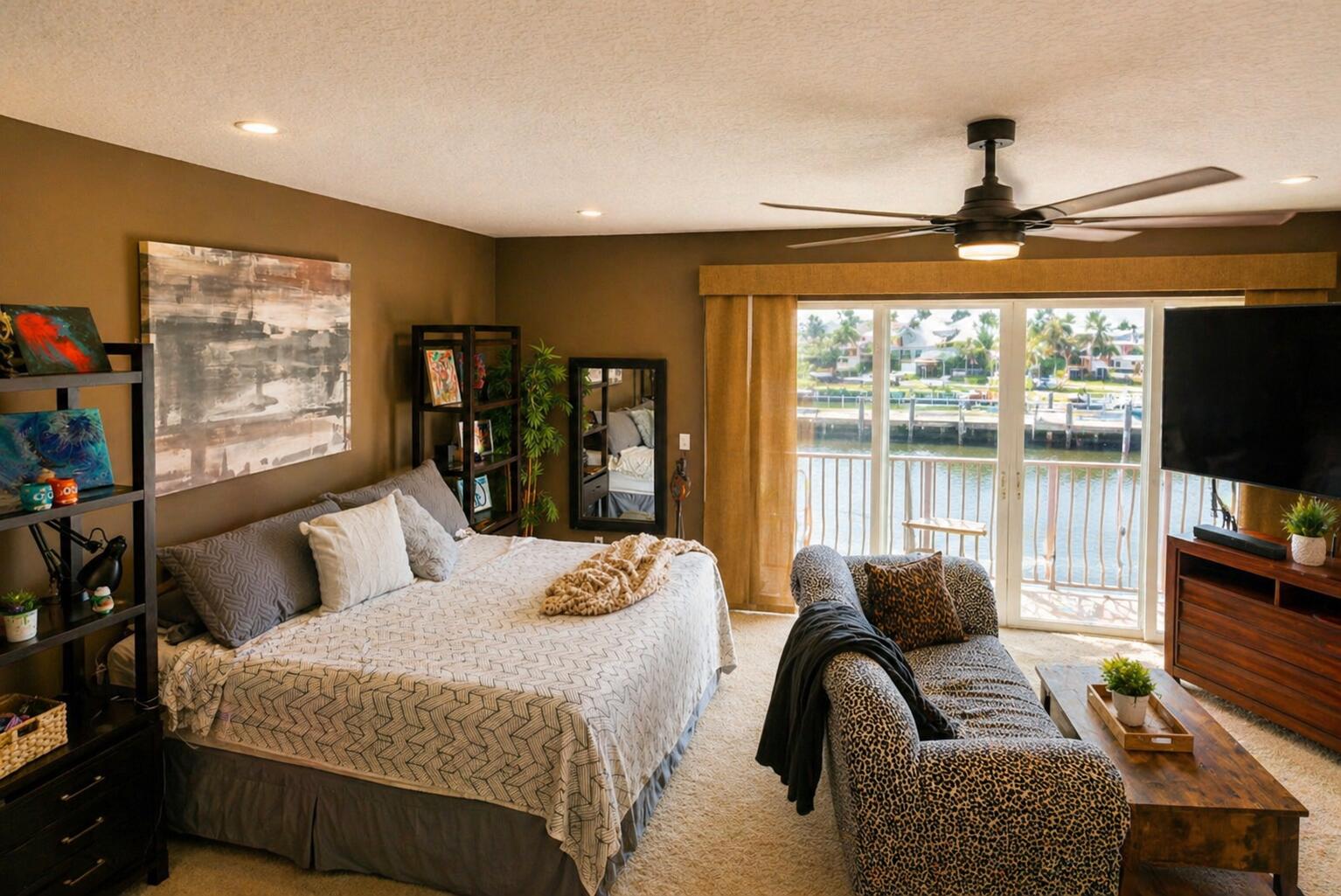 INDIGO POINTE - Residential