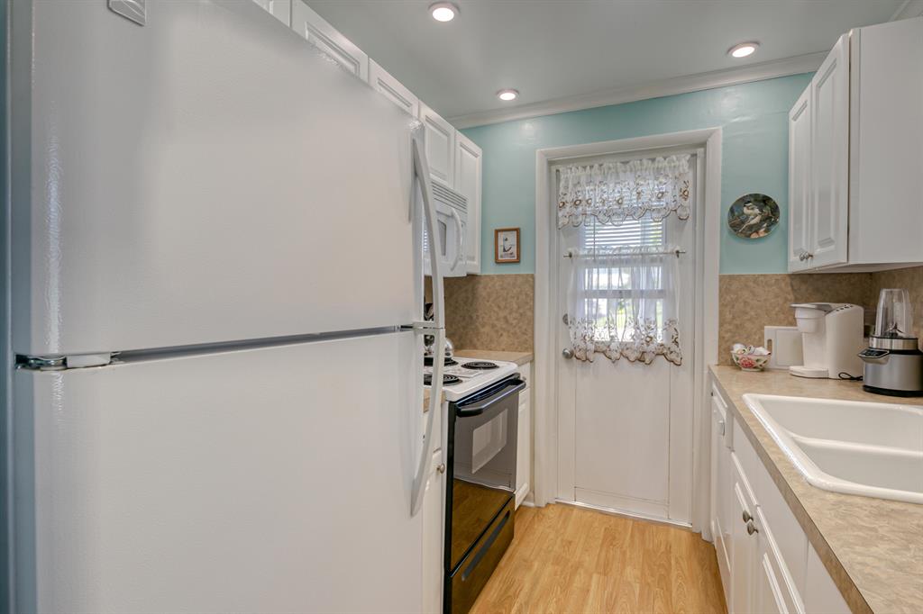 LEISUREVILLE FAIRWAY FIVE CONDO - Residential