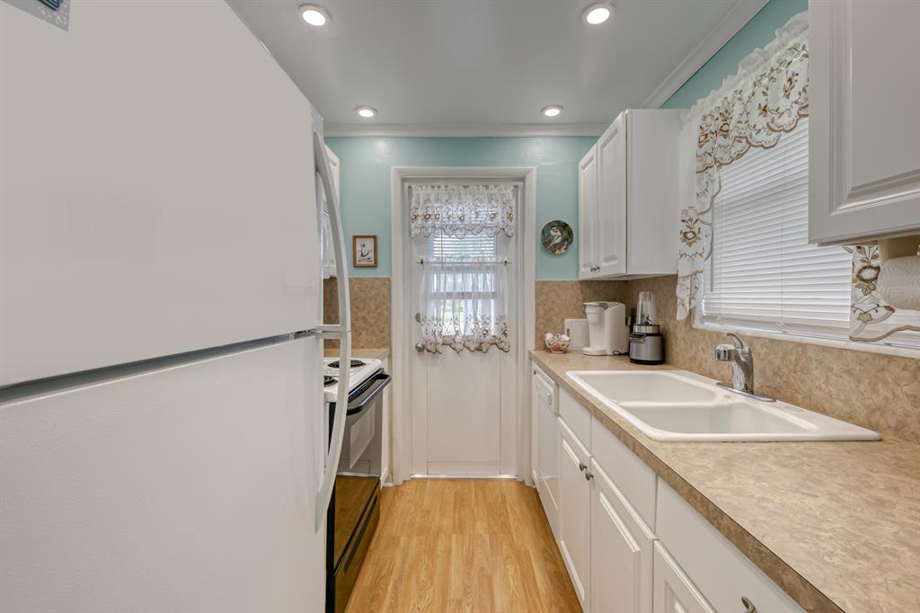 LEISUREVILLE FAIRWAY FIVE CONDO - Residential